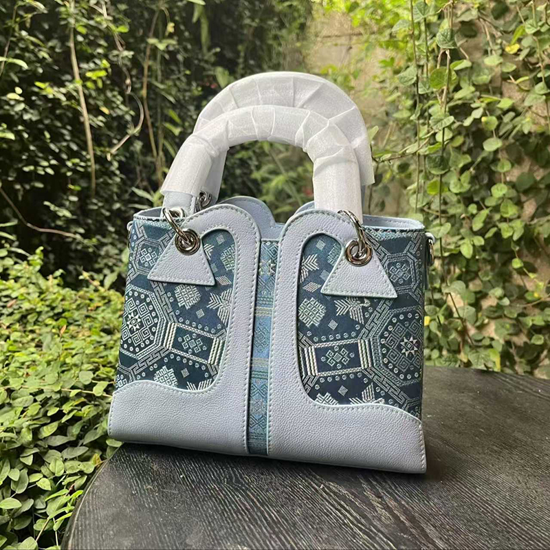 蓝色蟒龙凤灯包