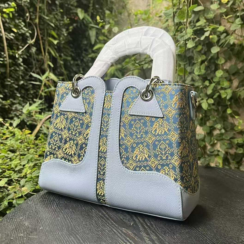 万象更新凤灯包