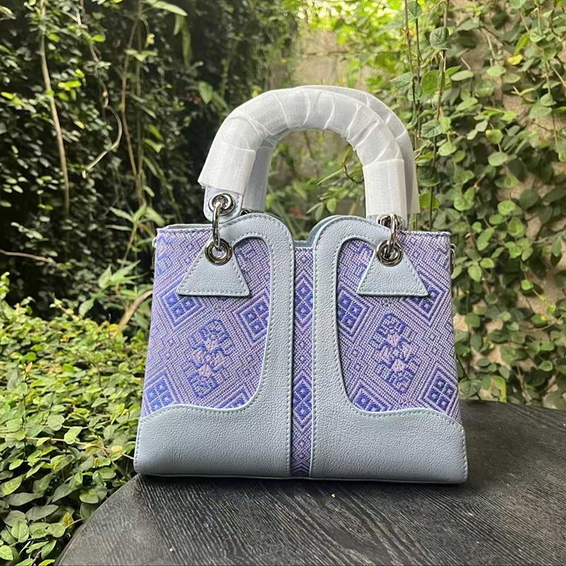 粉凤灯包